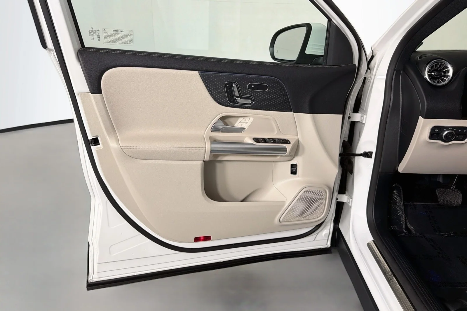 Used 2024 Polar White Mercedes-Benz 250 image 23