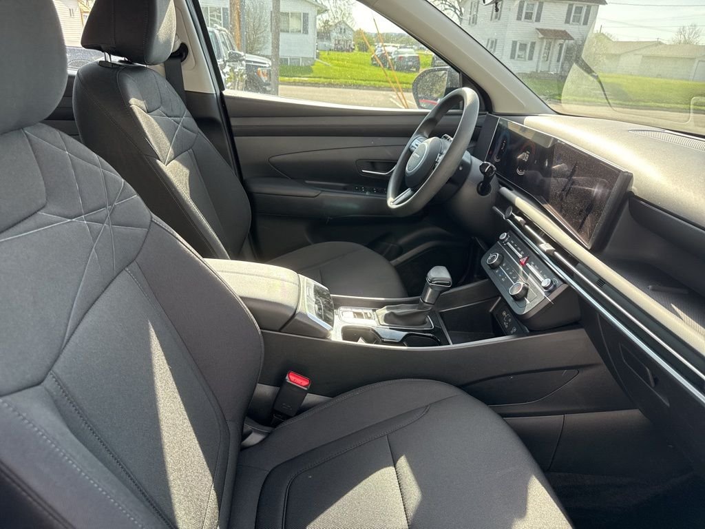 Certified Used 2025 Green Hyundai SE image 29