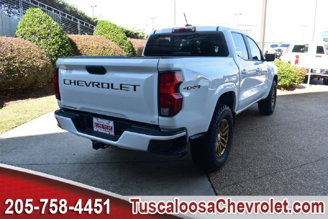 Used 2023 SUMMIT WHITE Chevrolet 4WD LT image 11