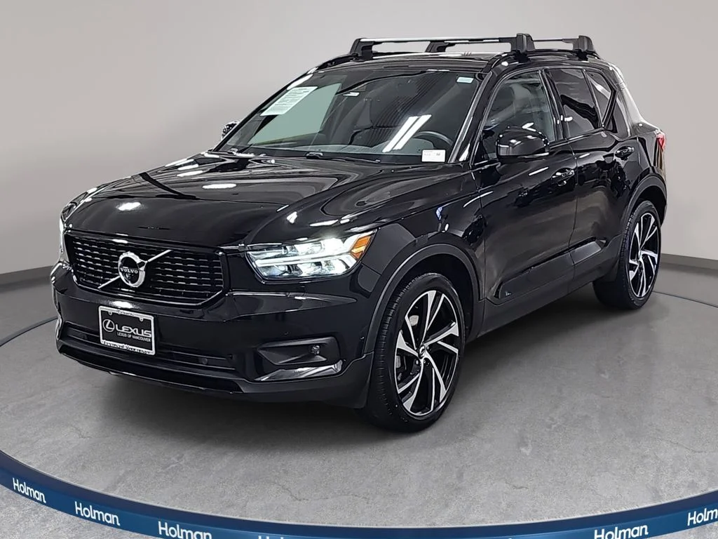 Used 2021 Black Volvo R-Design image 1