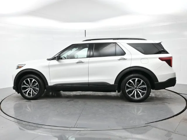 Used 2020 Star White Metallic Tri-coat Ford ST image 4