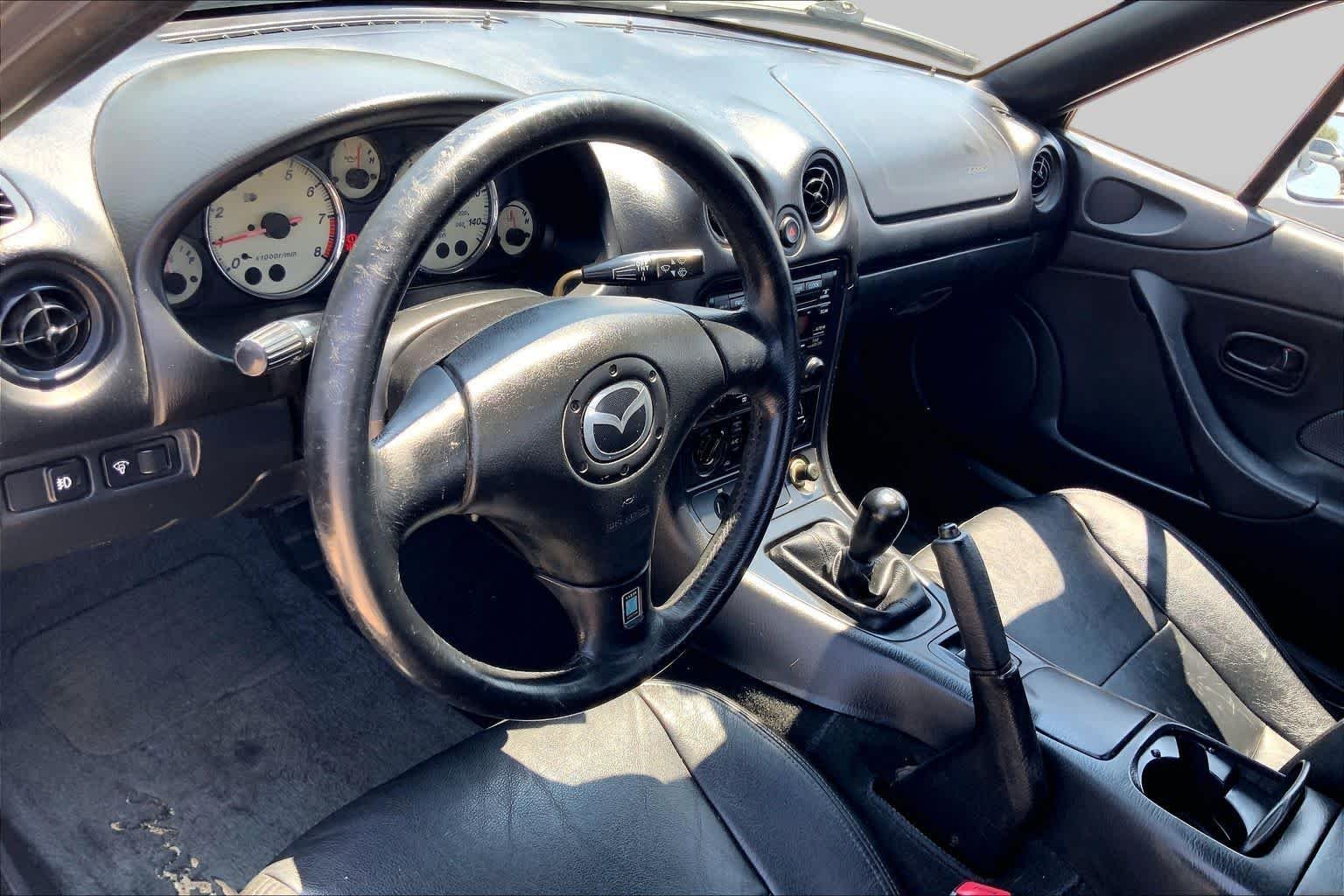 Used 2001 Sunlight Silver Metallic Mazda Base image 15