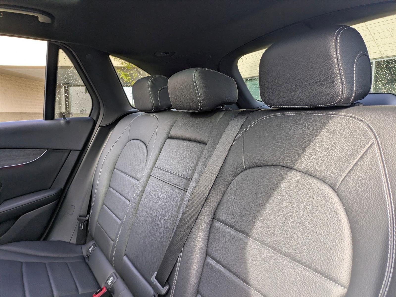 Used 2020 Polar White Mercedes-Benz GLC 300 image 28