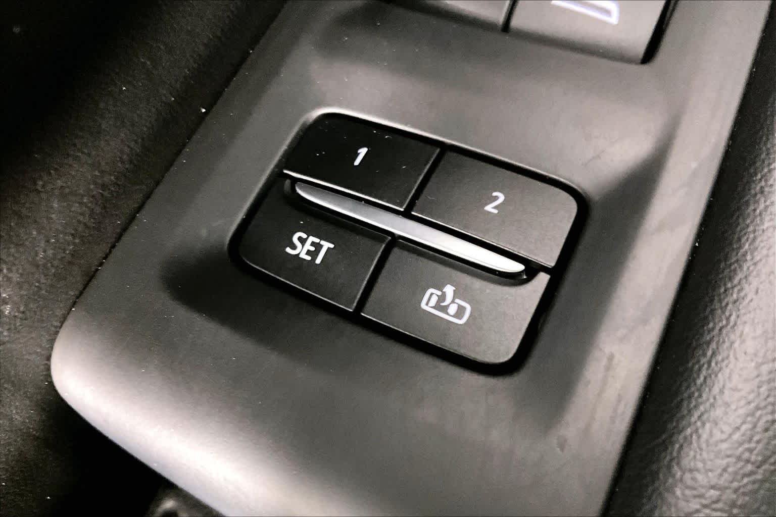 Used 2023 Black Chevrolet High Country image 33