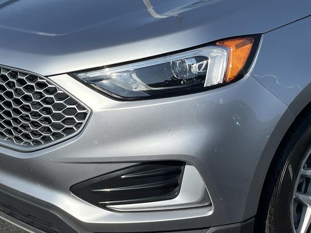 Used 2024 Silver Ford SEL image 10