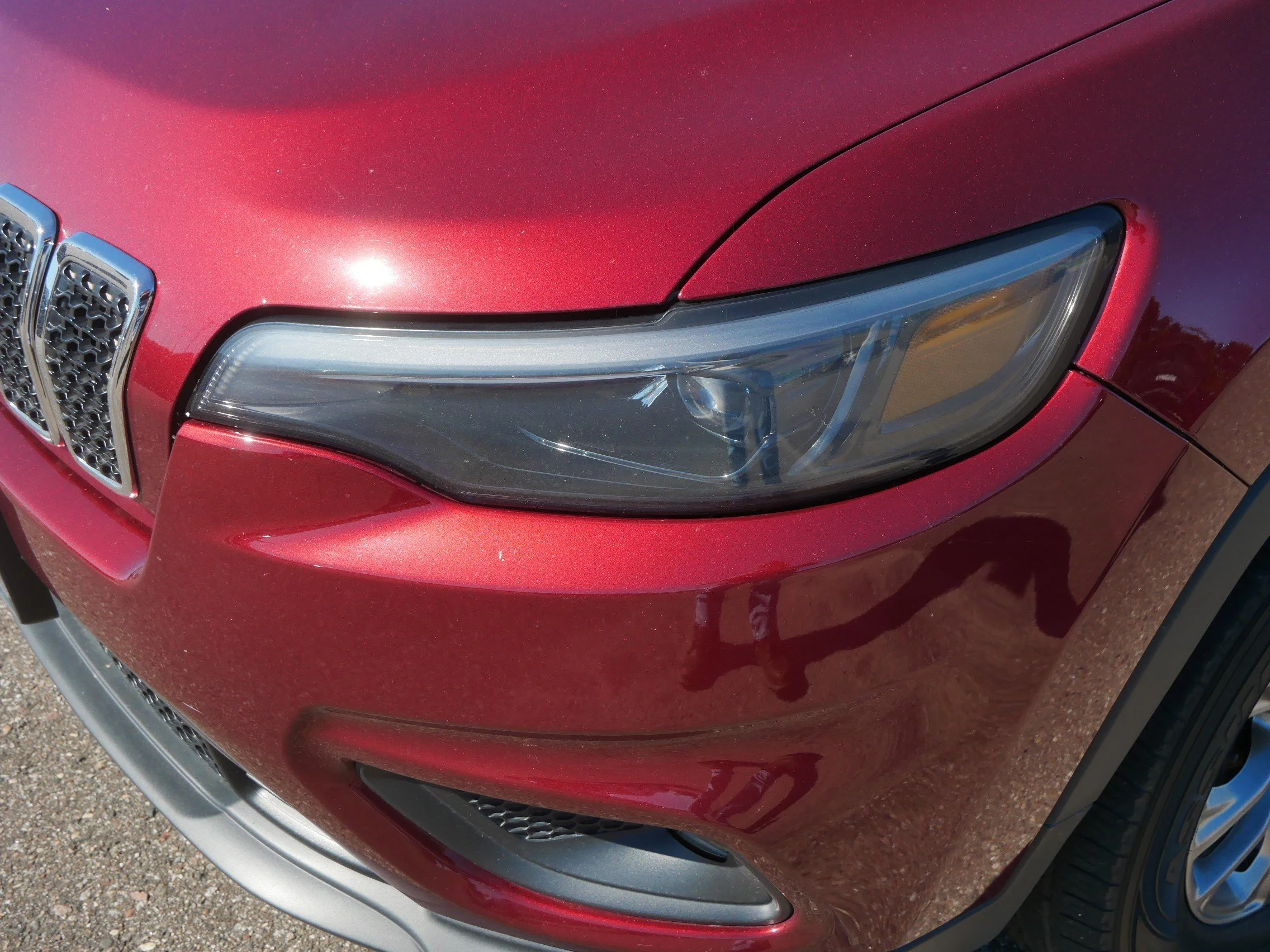 Used 2020 Velvet Red Pearlcoat Jeep Latitude Plus image 15