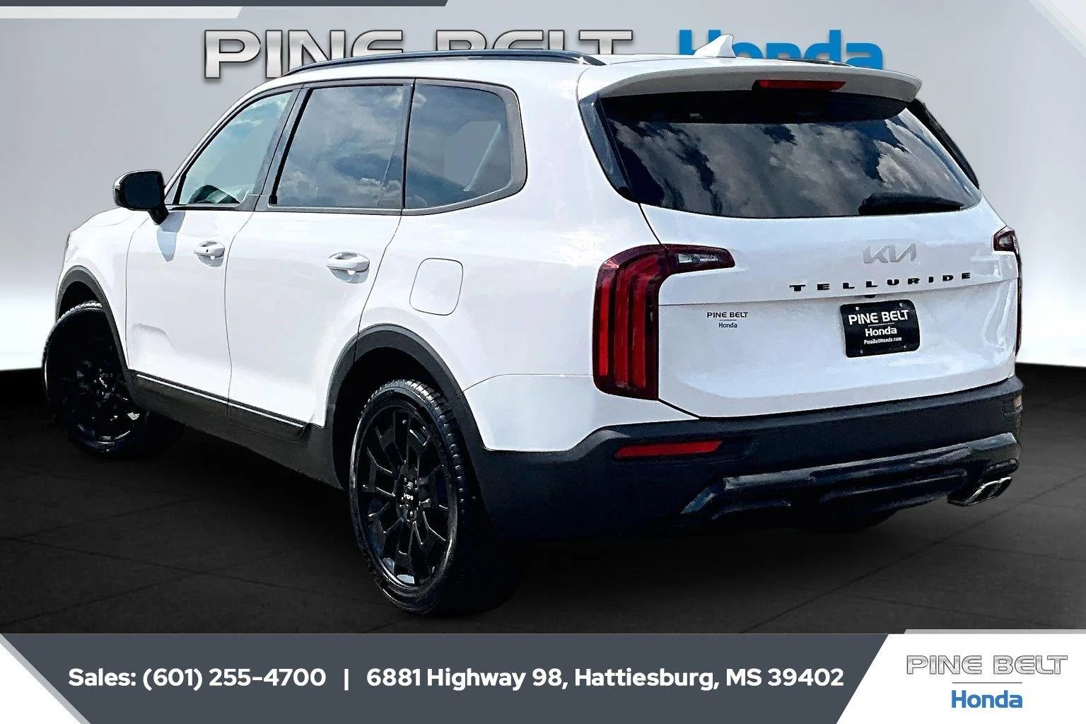 Used 2022 Glacial White Pearl Kia SX image 2