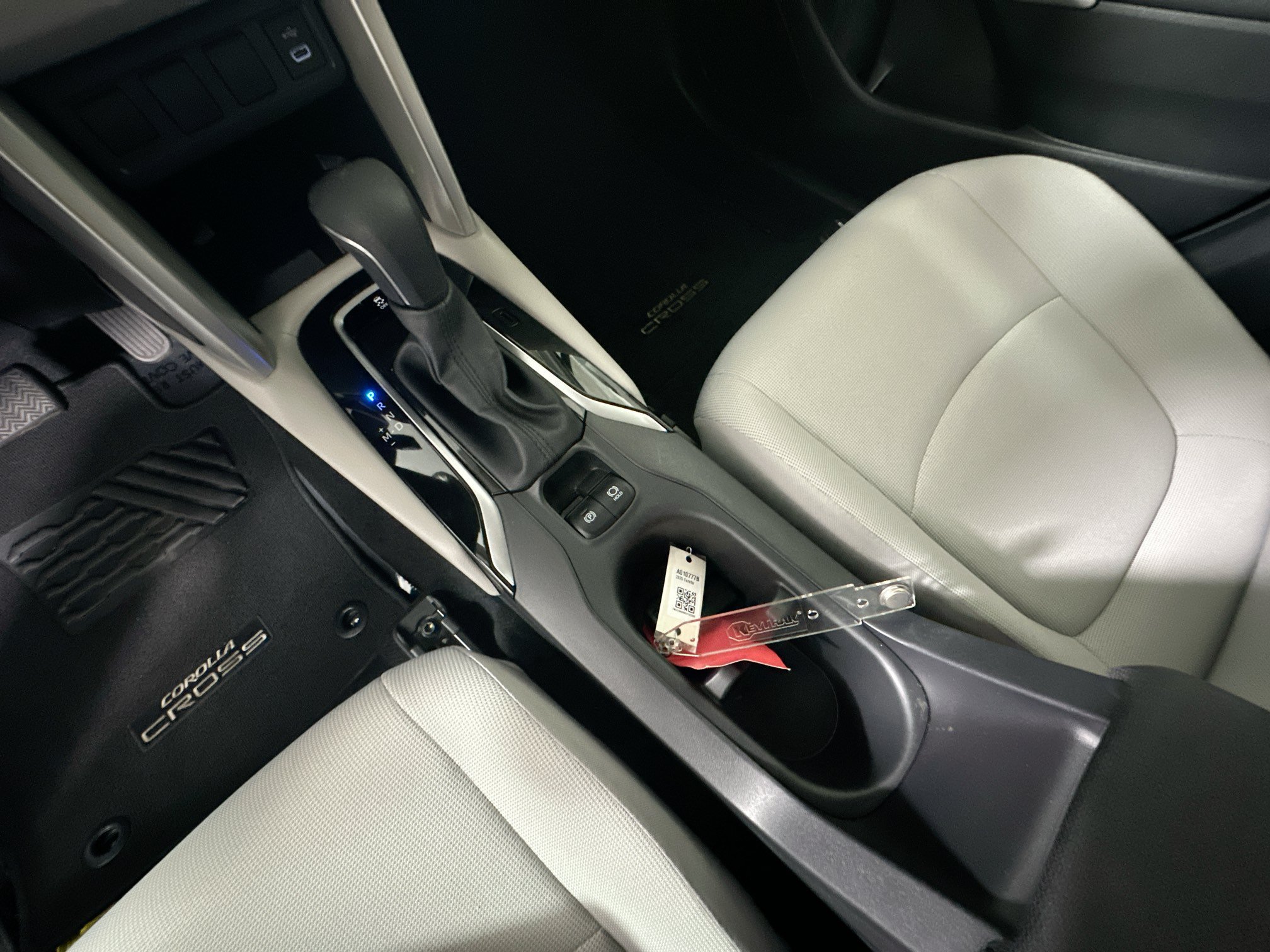 Certified Used 2025 Silver Toyota LE image 22