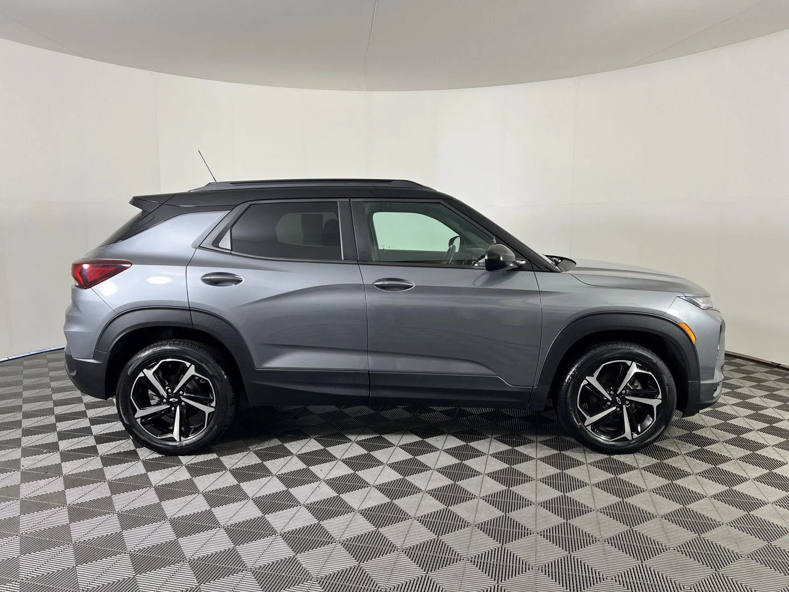 Used 2021 Satin Steel Metallic Chevrolet RS image 23