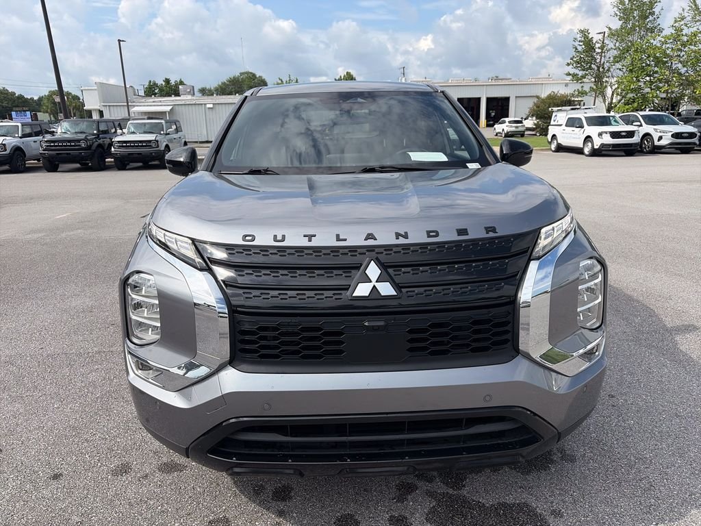 Used 2022  Mitsubishi Black Edition image 10