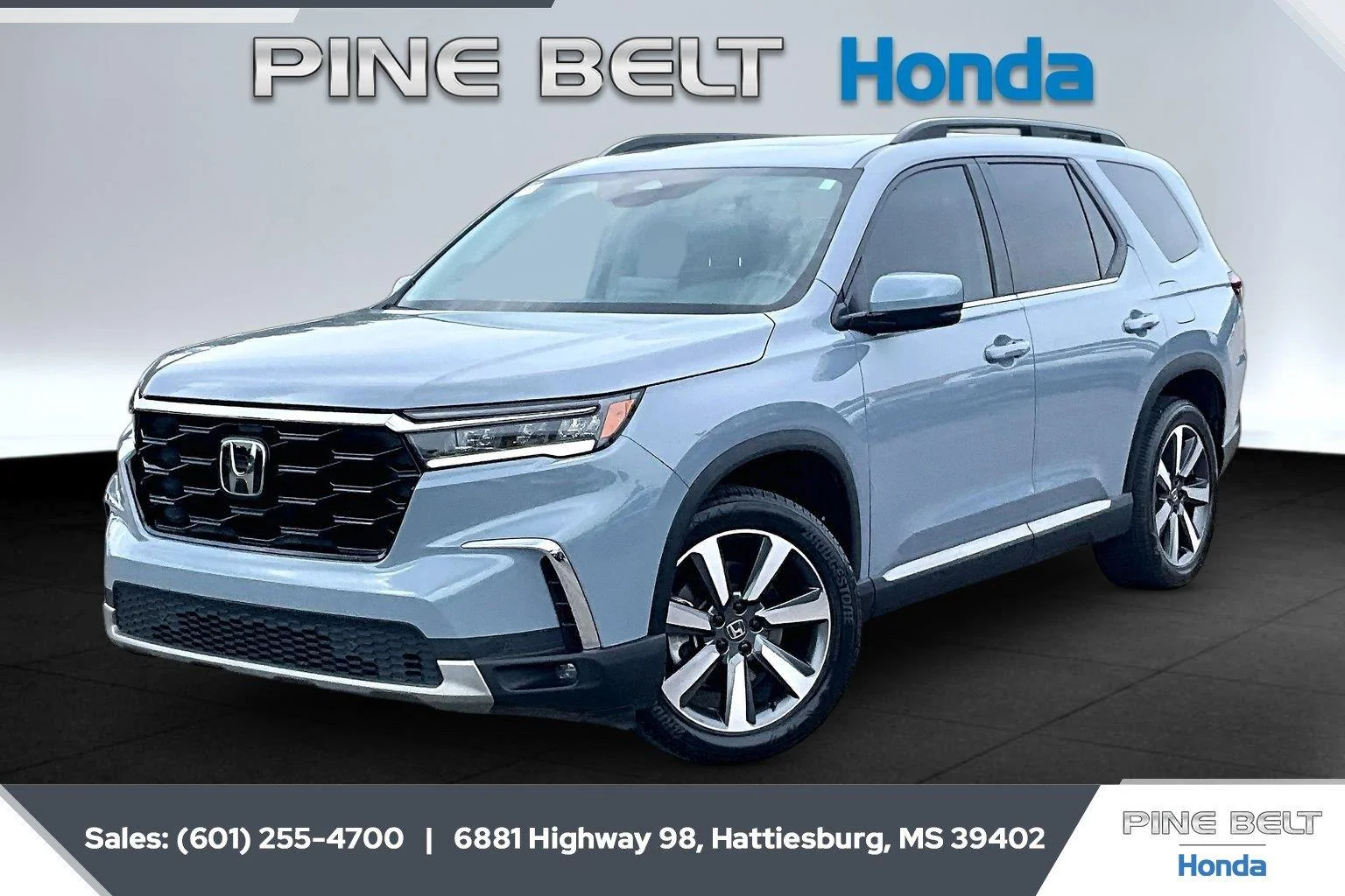 Used 2024 Sonic Gray Pearl Honda Touring image 10