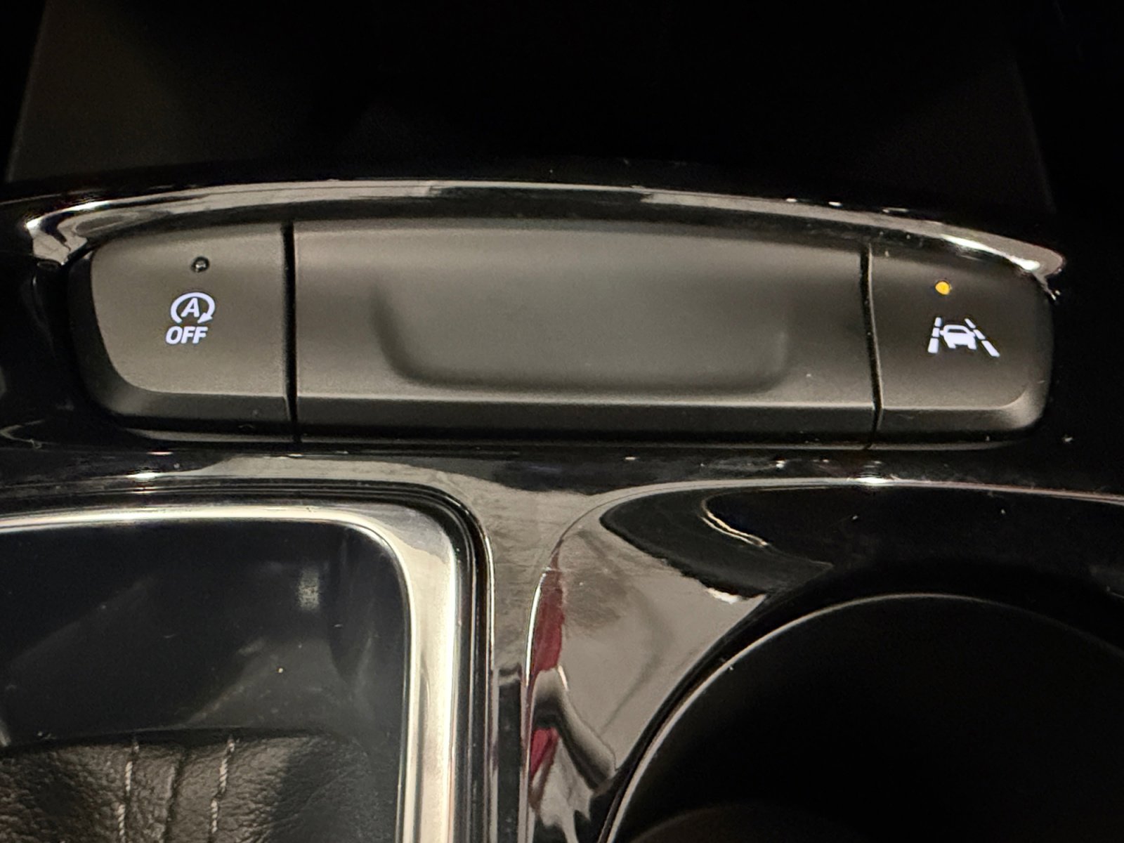 Used 2025 Summit White Chevrolet LT image 31