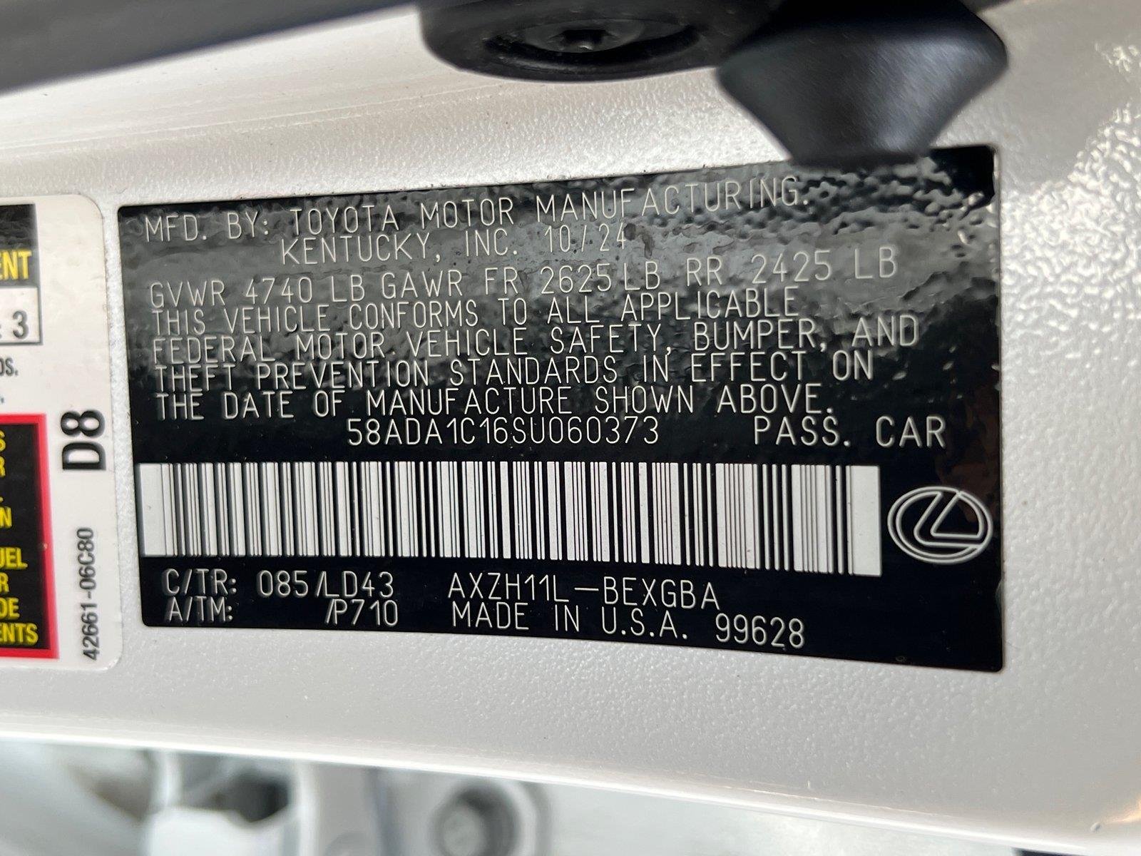 Used 2025 Eminent White Pearl Lexus ES 300h image 34