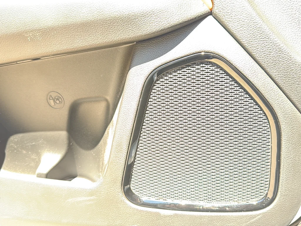 Used 2024 White Jeep Limited image 19