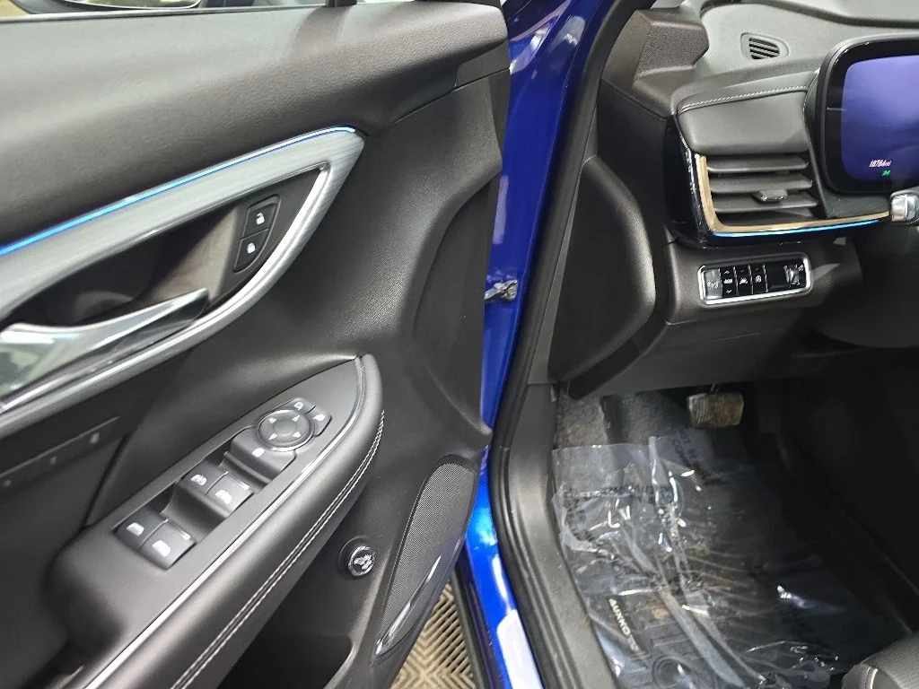 Used 2024 Blue Buick Avenir image 28