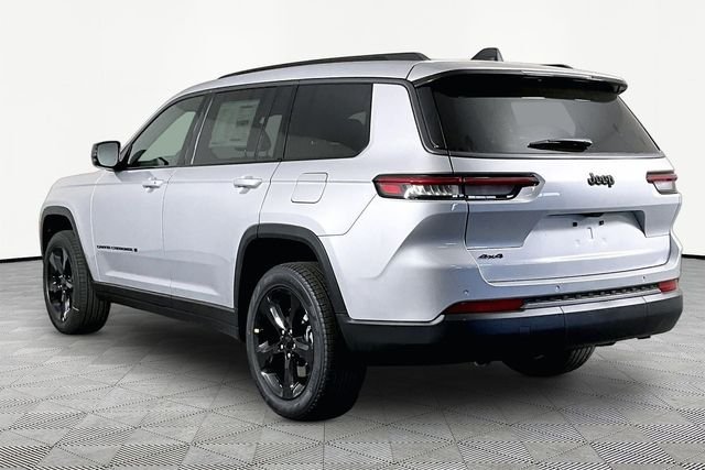 New 2026 Silver Zynith Exterior Paint Jeep Limited image 4
