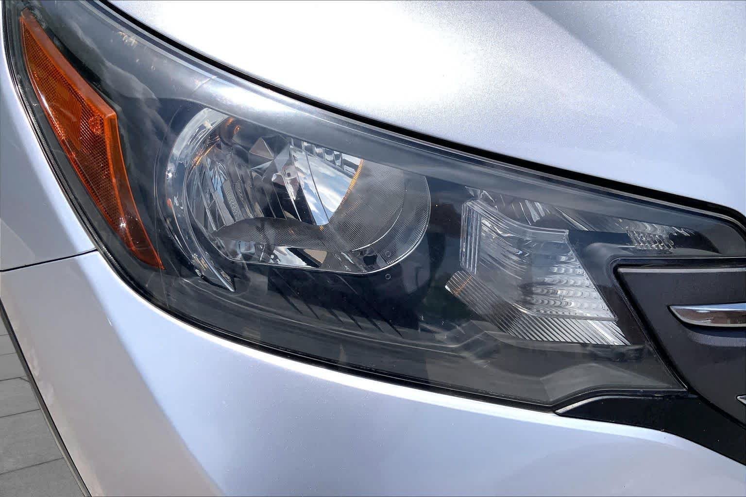 Used 2014 Alabaster Silver Metallic Honda EX-L image 27
