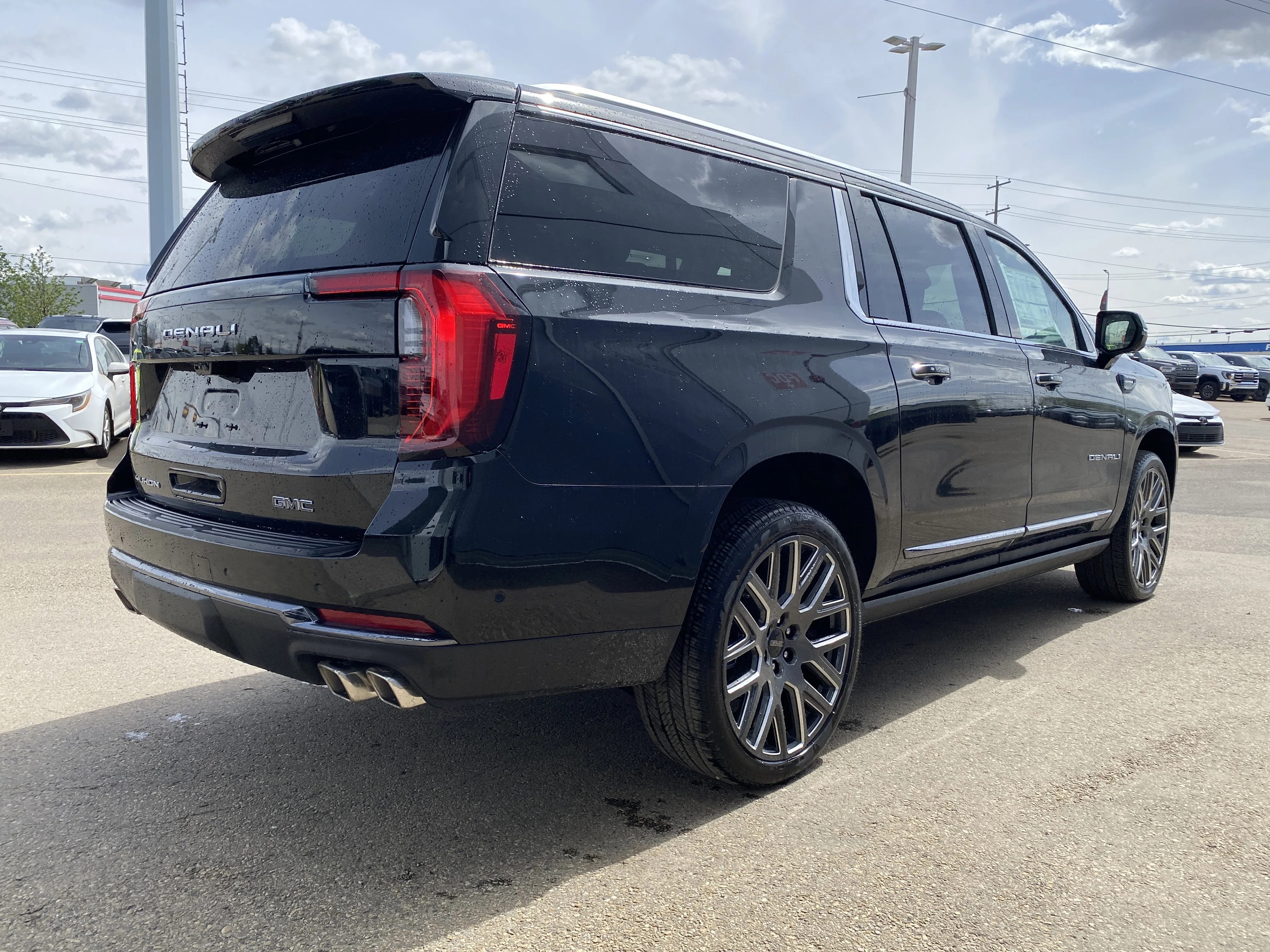 New 2026 ONYX BLACK GMC Denali Ultimate image 7
