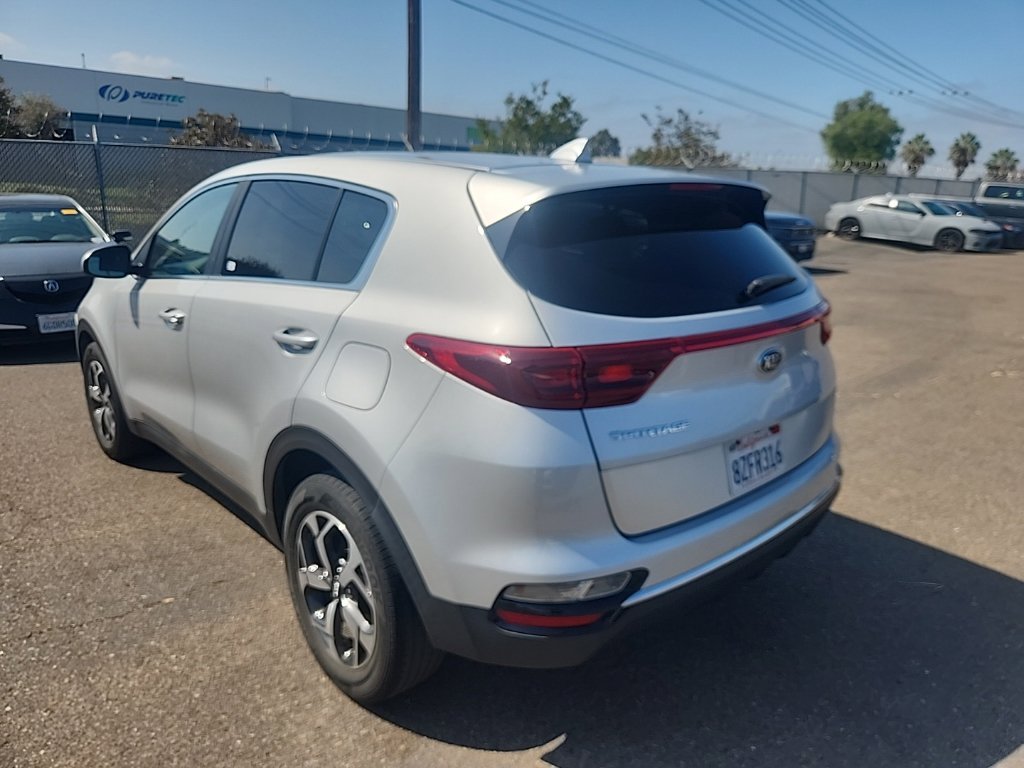 Certified Used 2022 Sparkling Silver Kia LX image 10