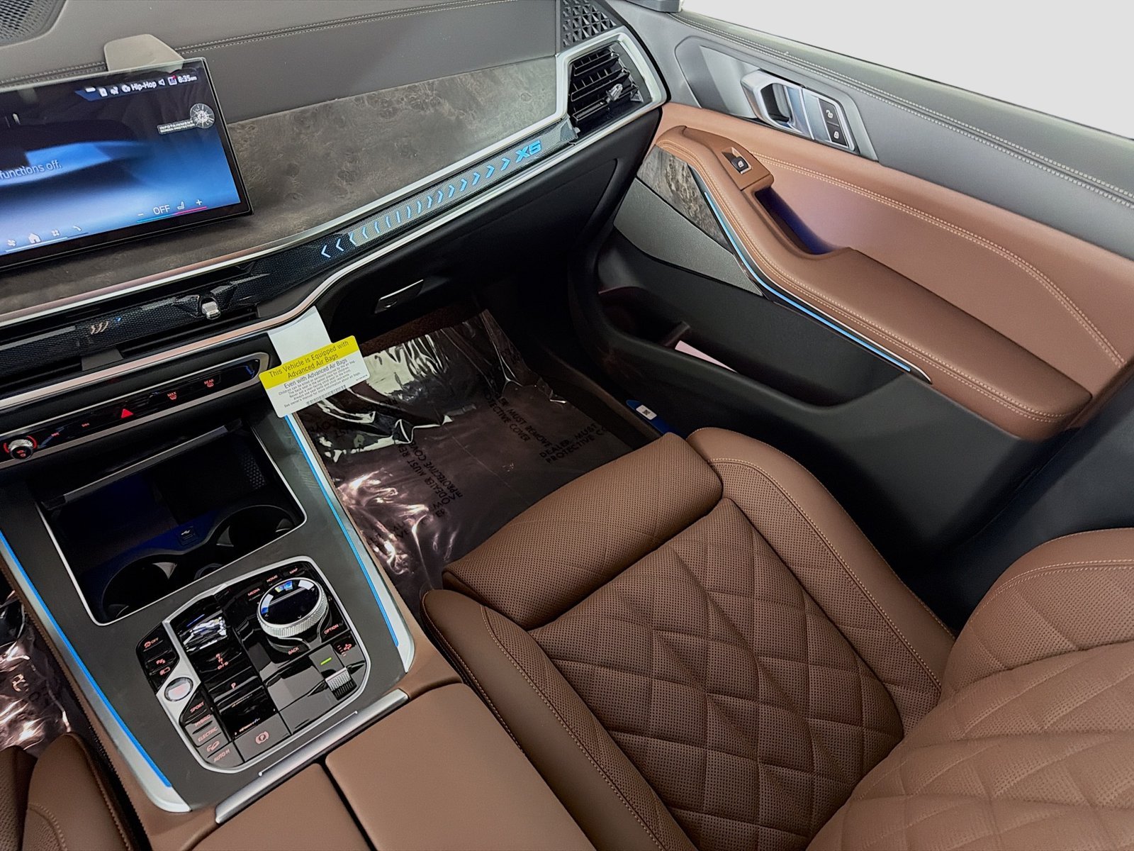 New 2026 Mora Metallic BMW xDrive50e image 25