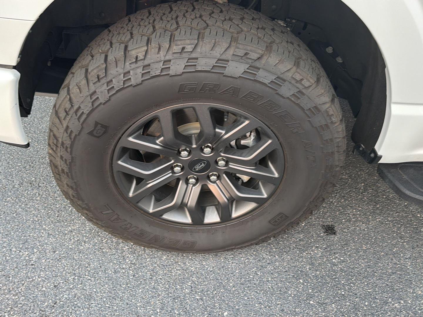 Used 2025 Oxford White Ford Tremor image 38