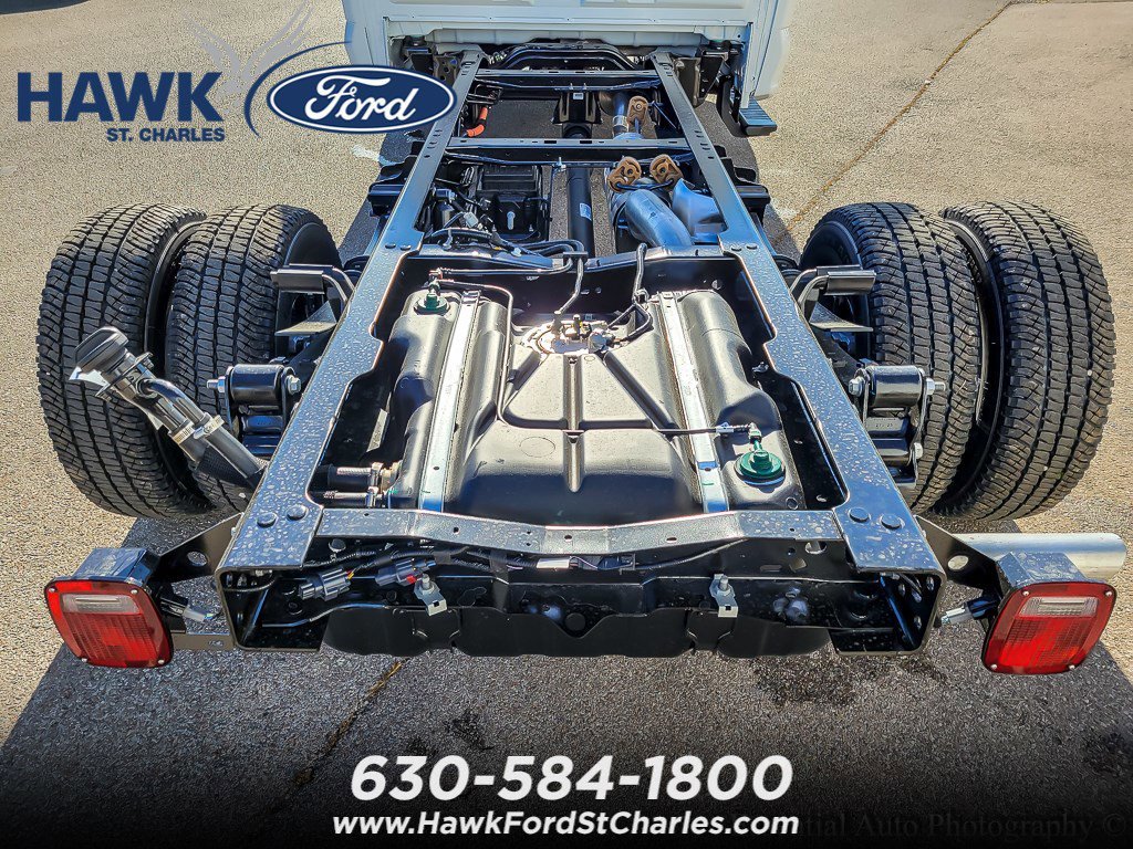 New 2026 Oxford White Ford F-350® XL image 17
