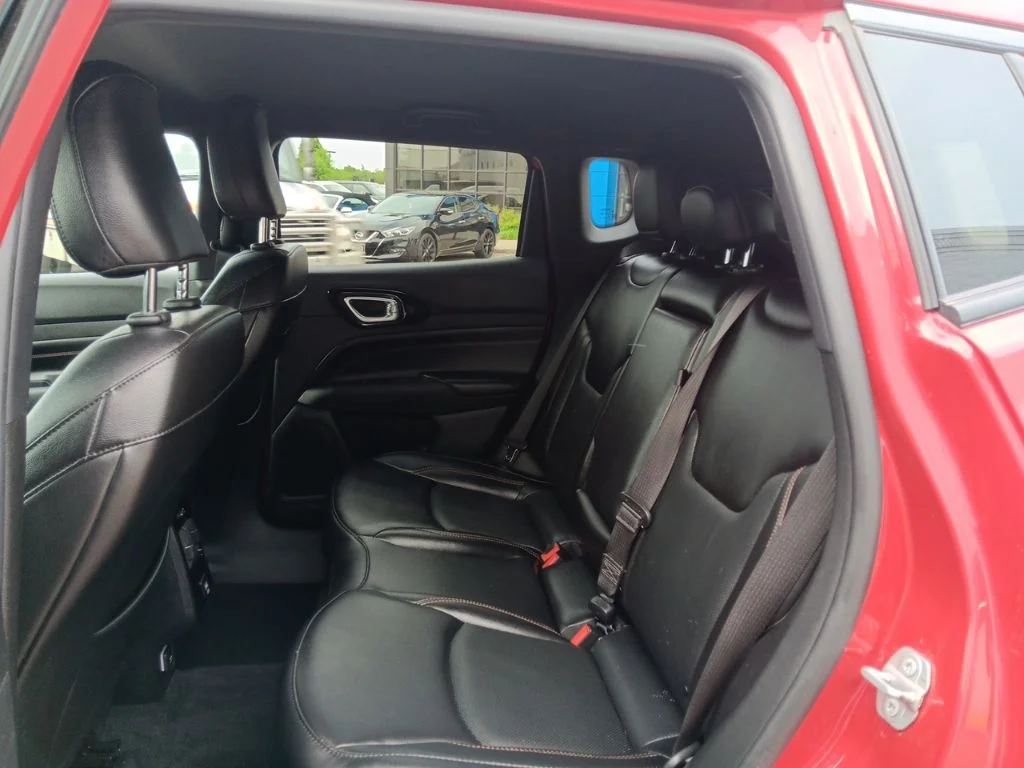 Used 2022 Redline Pearlcoat Jeep Limited image 36