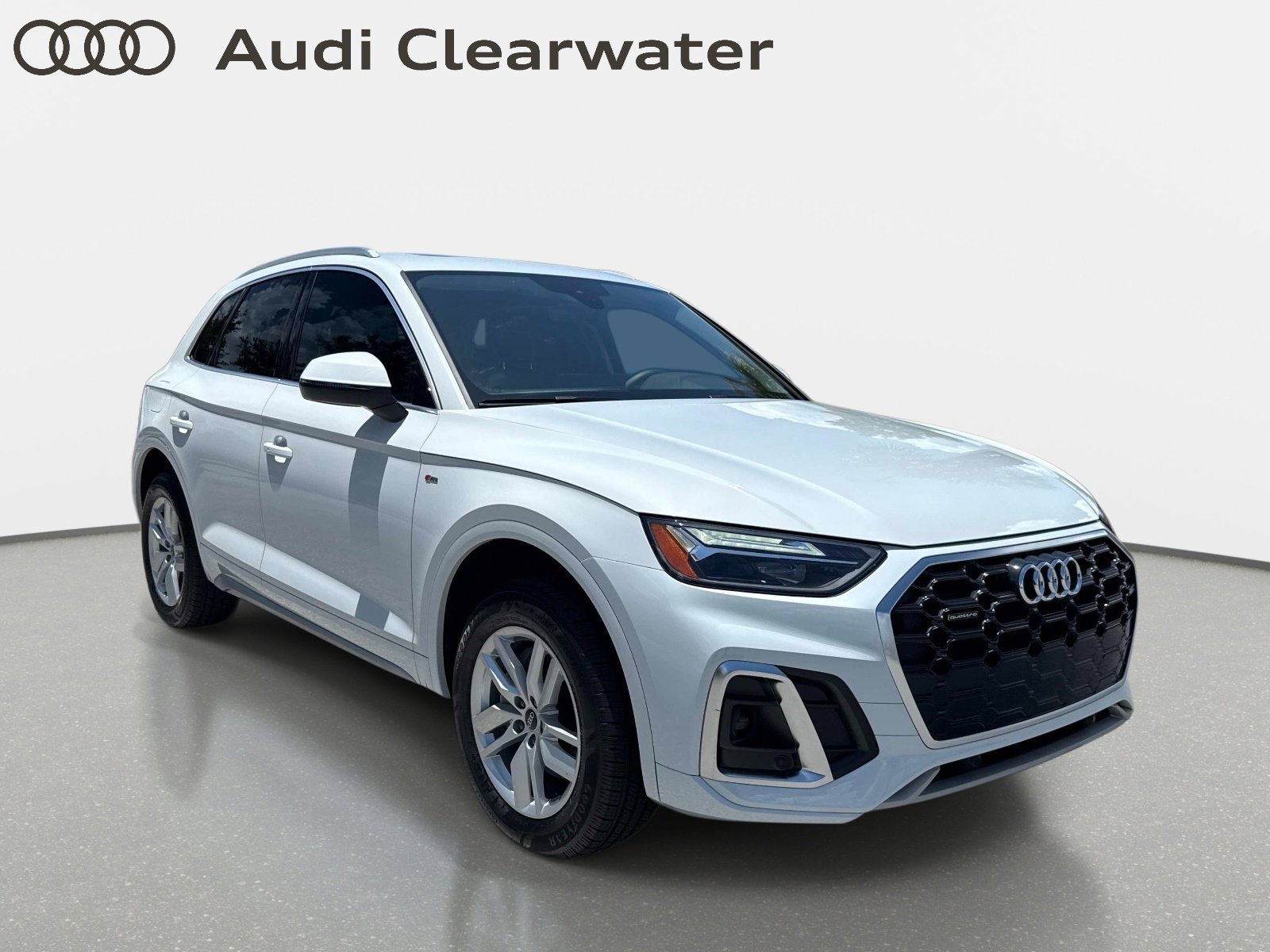 View vehicle photo 6