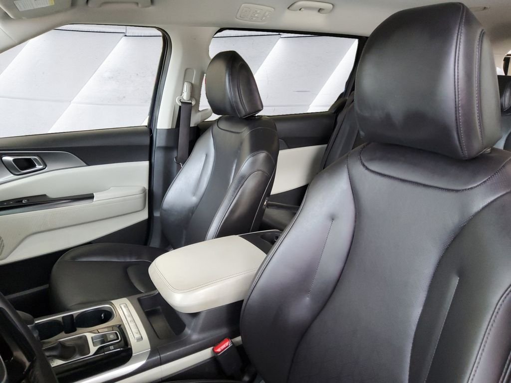 Used 2023 Blue Kia LX Seat Package image 8