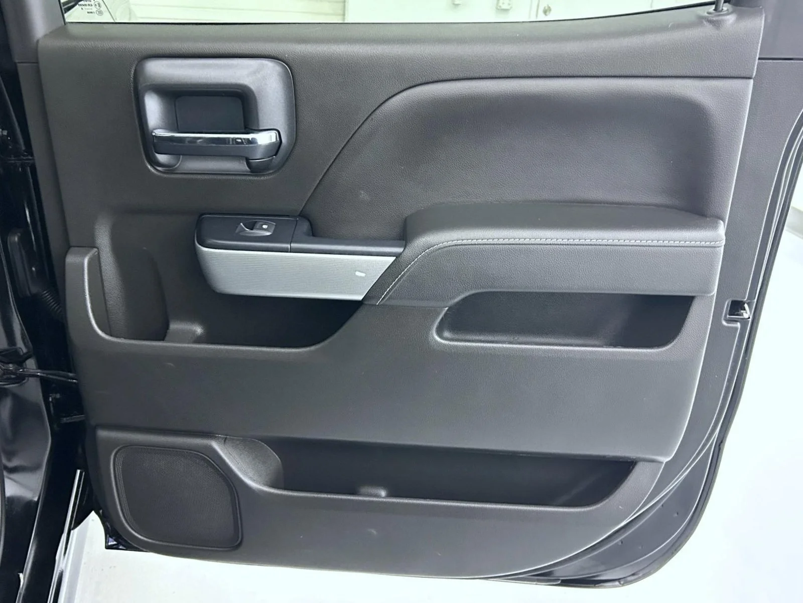 Used 2018 Black Chevrolet LTZ image 17