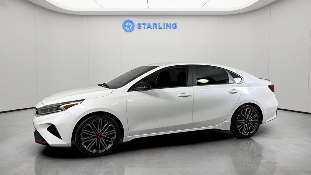 Used 2023 White Kia GT Manual image 3
