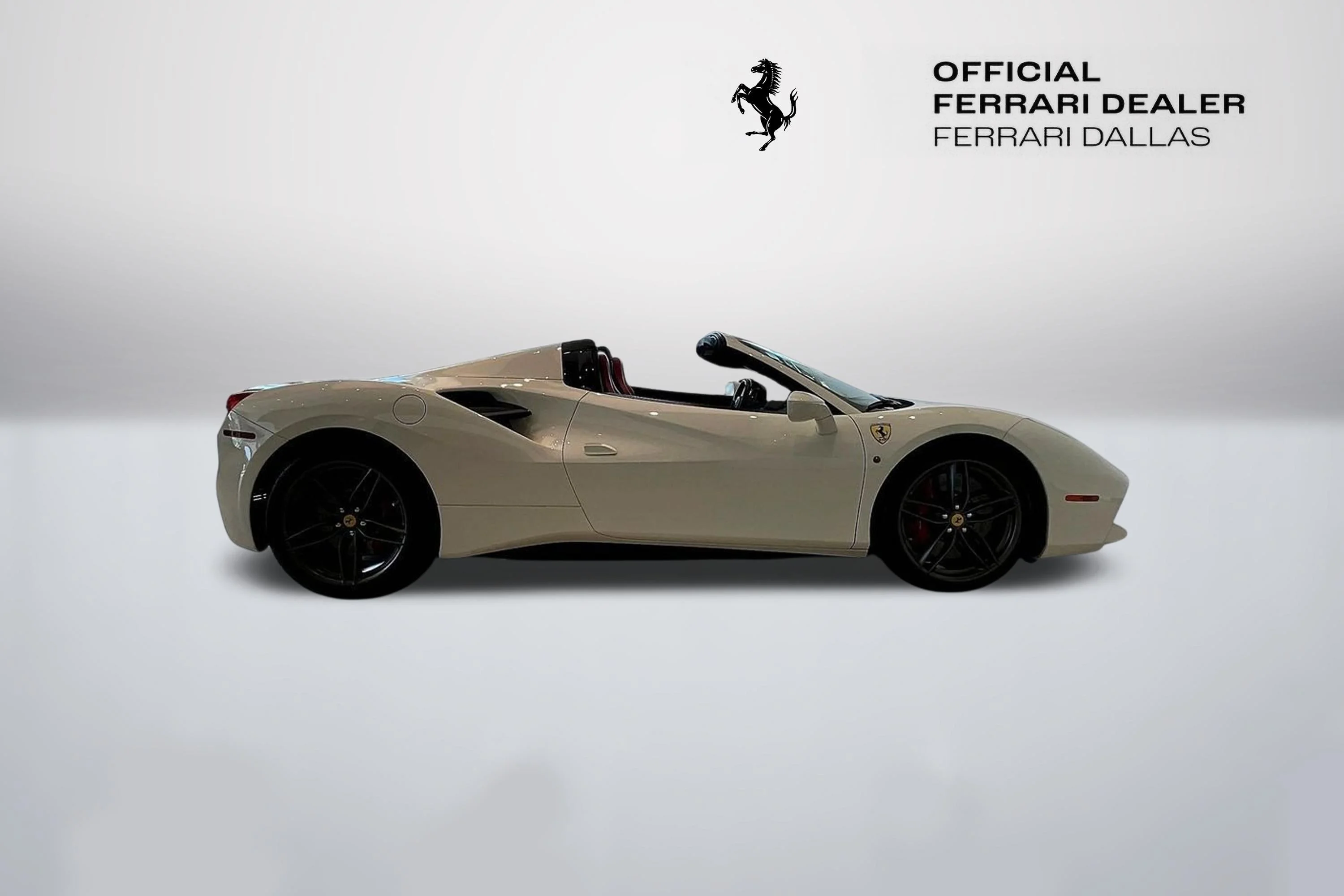 Used 2017 Bianco Avus Ferrari  image 4