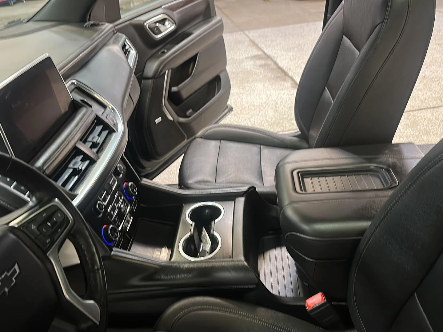 Used 2022 Black Chevrolet Z71 image 22