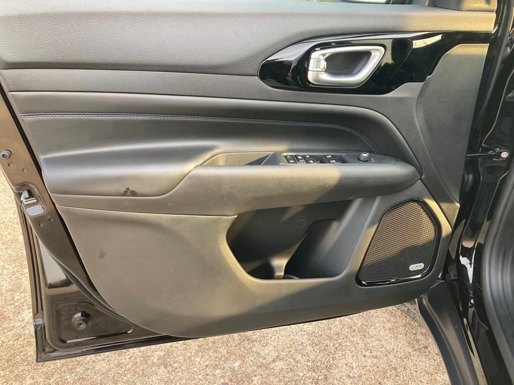 2025 Jeep Compass Latitude - Photo 25