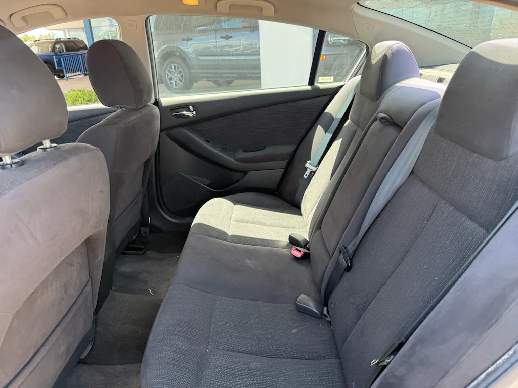 Used 2011 Brilliant Silver Nissan 2.5 S image 5