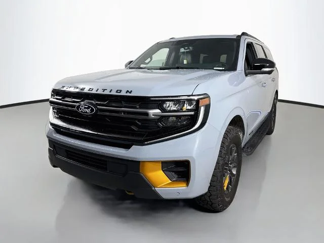 New 2027 Glacier Gray Metallic Tri-Coat Ford Tremor® image 38