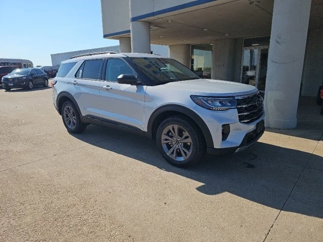 New 2026 Space White Metallic Ford Active image 36