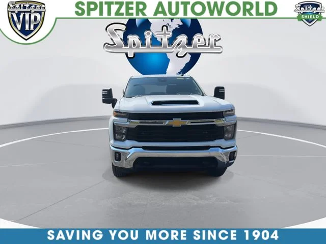 Used 2025 White Chevrolet LT image 3