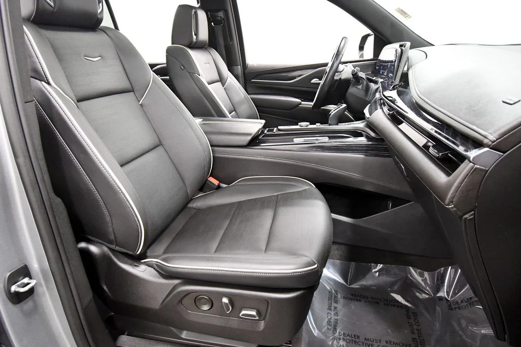 Used 2023  Cadillac Sport image 20