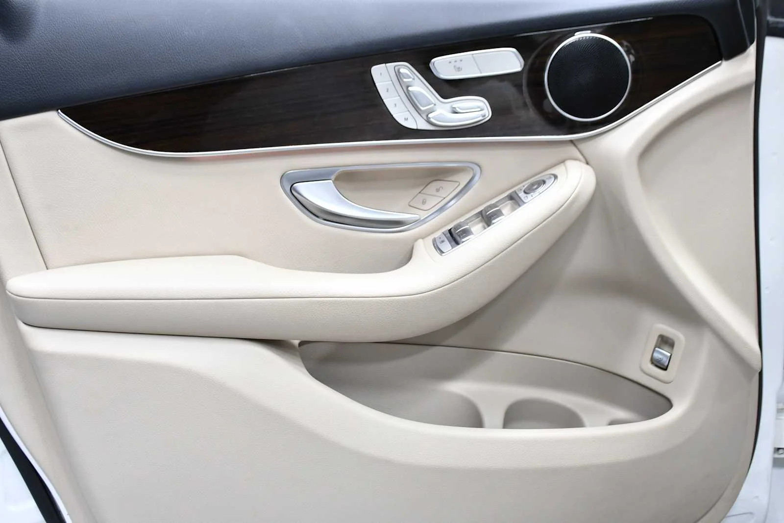 Used 2019 Polar White Mercedes-Benz GLC 300 image 13