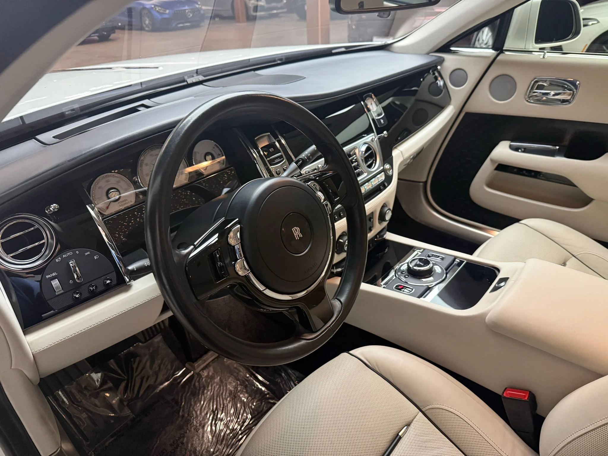 Used 2017 White Rolls-Royce Base image 68
