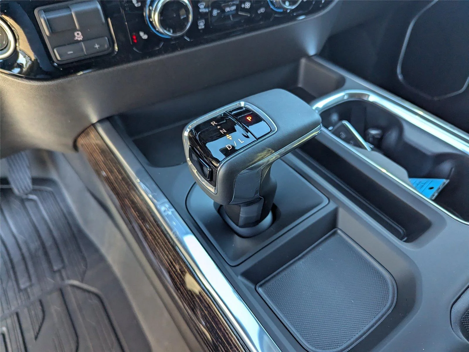 New 2026 Onyx Black GMC Elevation image 15