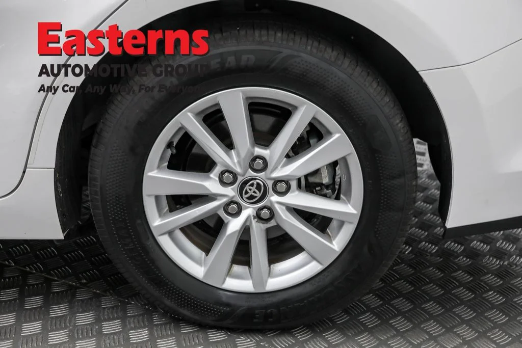 Used 2025 White Toyota LE image 31