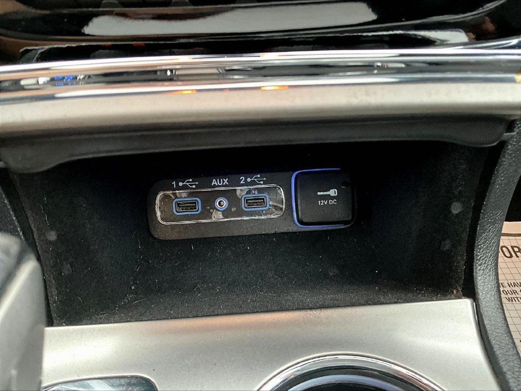 Used 2020 Silver Jeep Altitude image 17