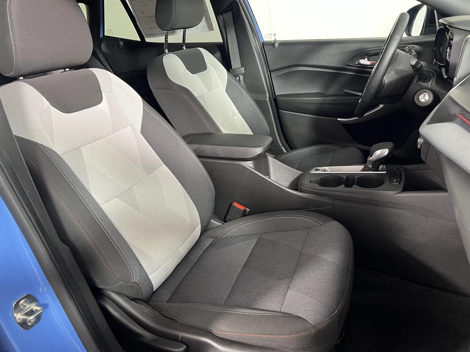 Used 2024 Fountain Blue Chevrolet 1RS image 19