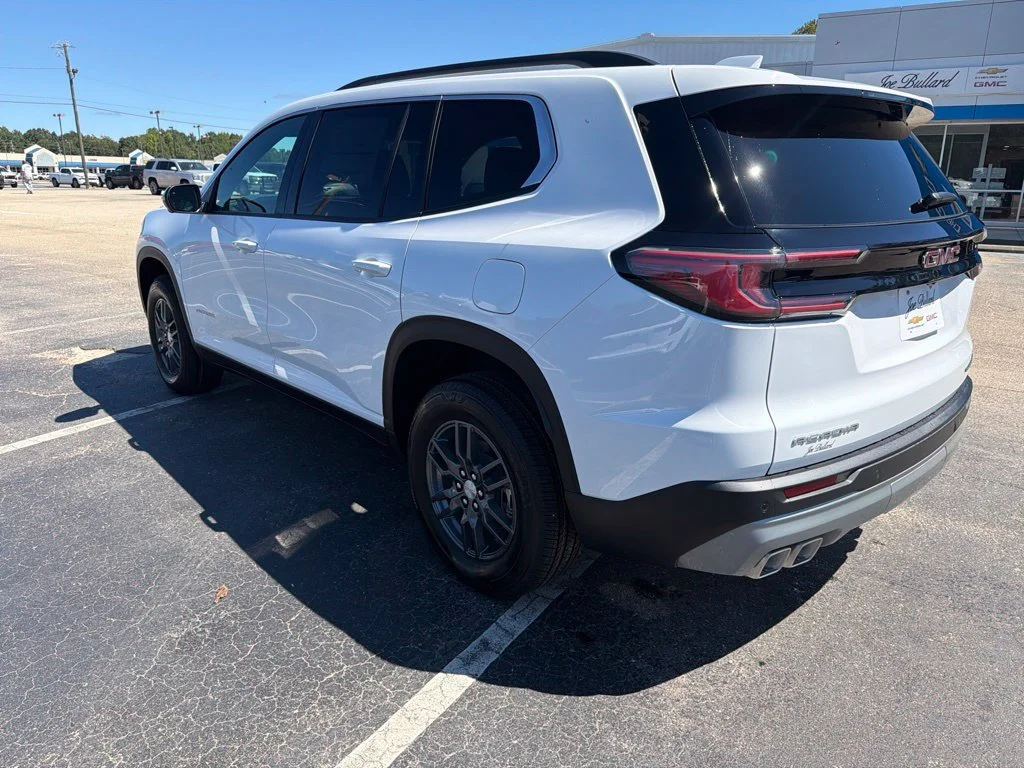 New 2027 Summit White GMC Elevation image 4
