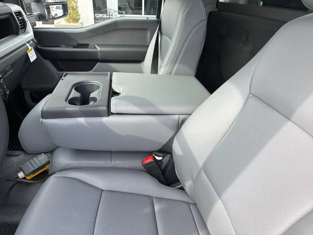 New 2026 Oxford White Ford F-550® XL image 36