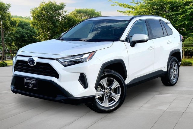 2022 Toyota RAV4 Hybrid XLE