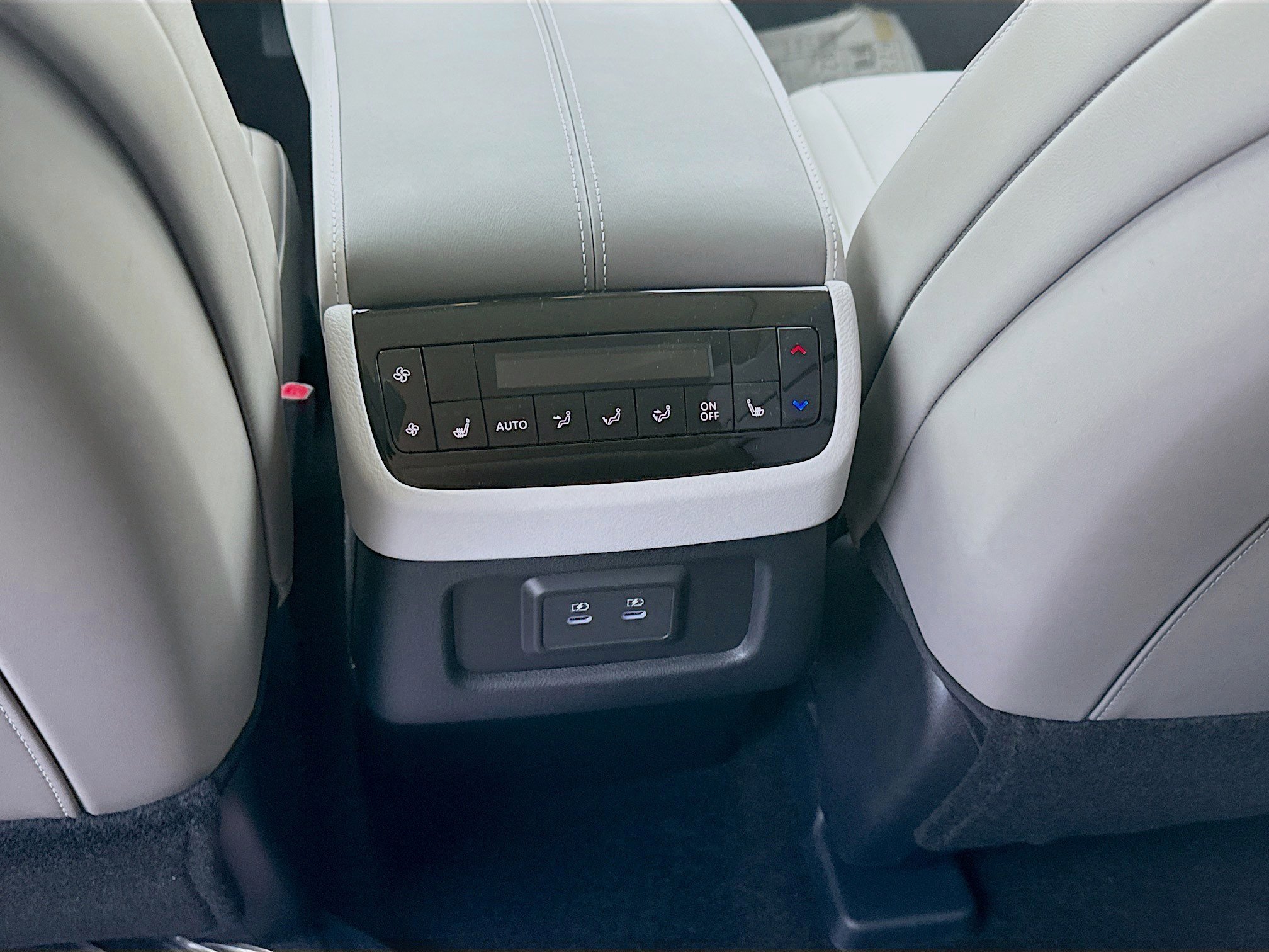New 2027 RADIANT WHITE INFINITI Luxe FWD image 20