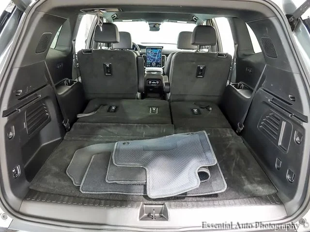 Used 2026 Silver GMC Elevation image 23